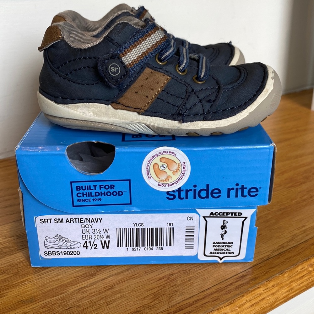 Stride right SRT Artie/navy 4.5W sneakers, with box